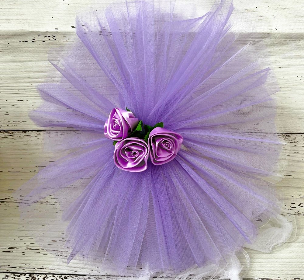 Decor masina nunta tulle lila si trandafiri