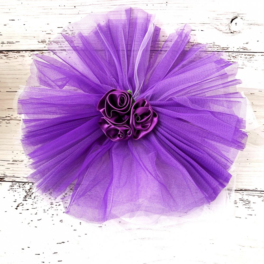 Decor masina nunta tulle mov si trandafiri