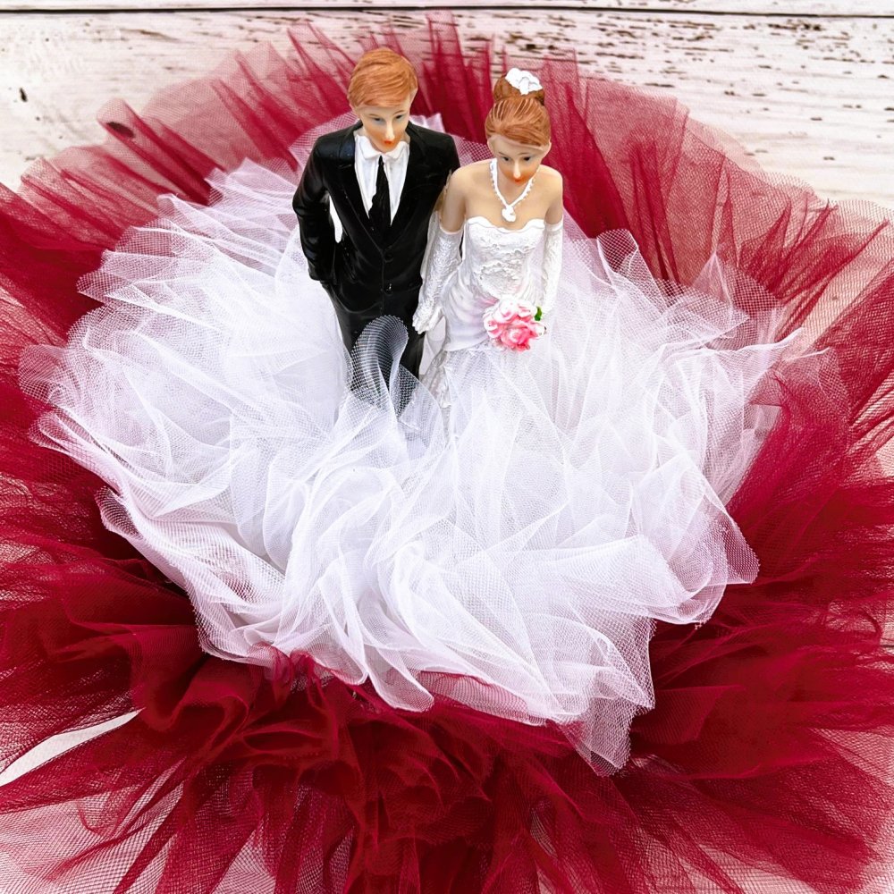 Decor masina nunta Miri cu tulle grena si alb