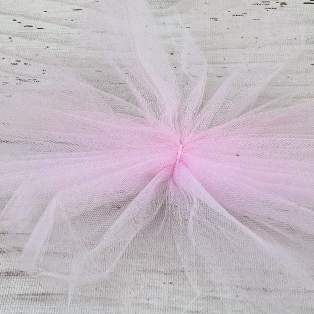 Decor masini nunta din tulle roz
