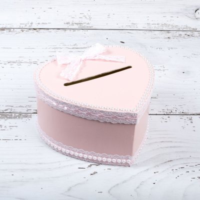 Cutie de dar botez inima roz