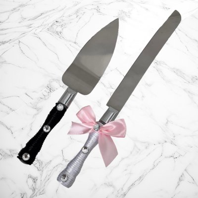 Set tacamuri tort nunta Mire si Mireasa cu funda roz