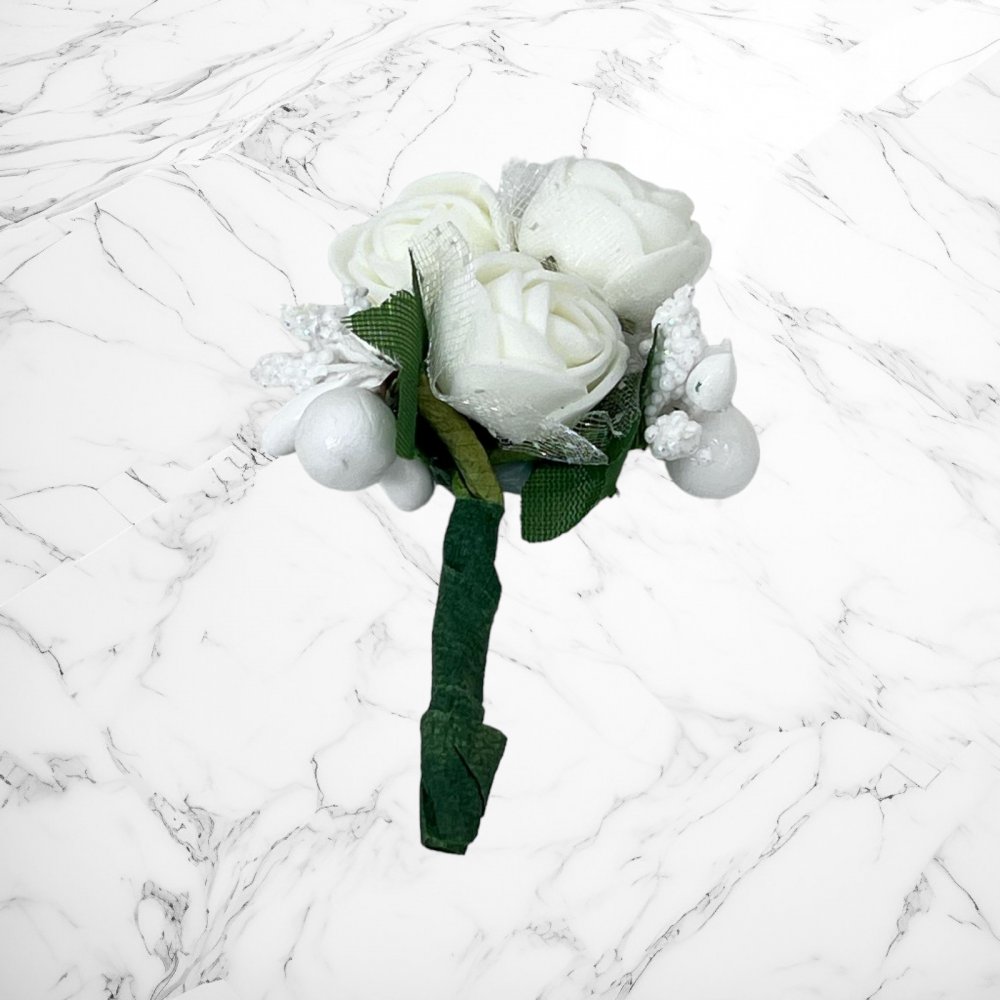 Cocarde invitati nunta trandafiri ivory