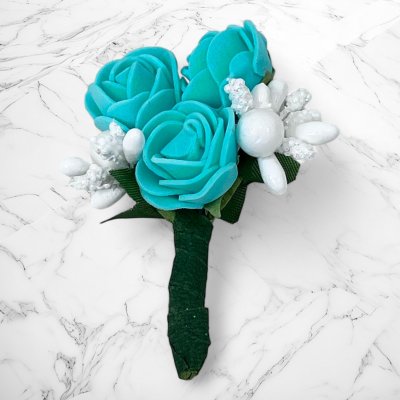 Cocarde invitati nunta trandafiri verde menta