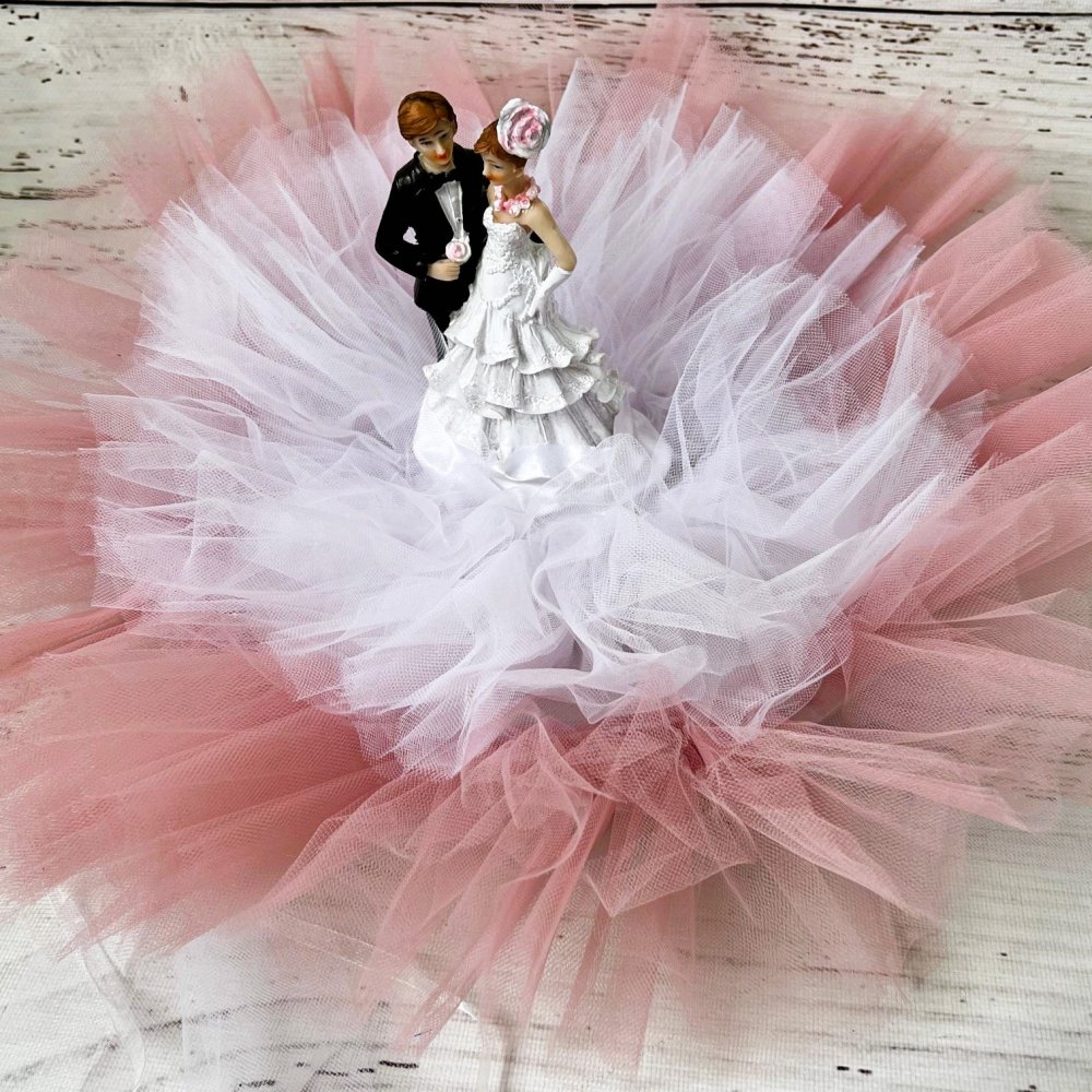 Decor masina nunta Miri cu tulle roz pudra si alb