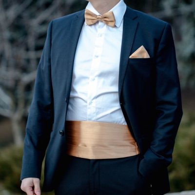 Brâul pentru bărbați: eleganță și stil la ocazii speciale