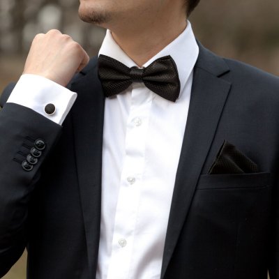 Set negru papion, batista si butoni camasa