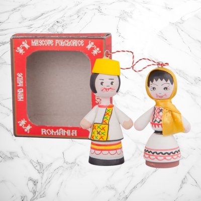 Mărțișor - Figurine Tradiționale din Lemn în Port Popular Oaș