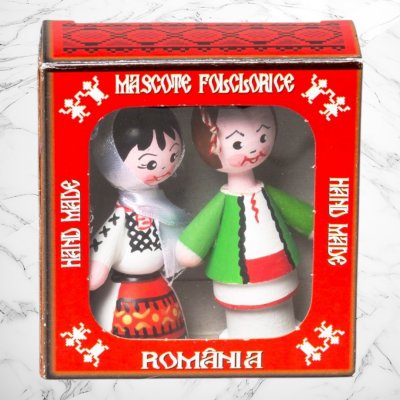 Marturii figurine traditionale din lemn - port popular Valcea