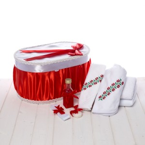 Set botez cutie rosie si trusou traditional